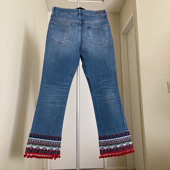 Pilcro/Anthropologie (NWOT)  Cropped Mid Rise Jeans / Size 28 - Picture 4 of 10